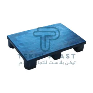 Compact plastic pallet measuring 90x60x15 cm, model TP-12, designed for light to medium loads.